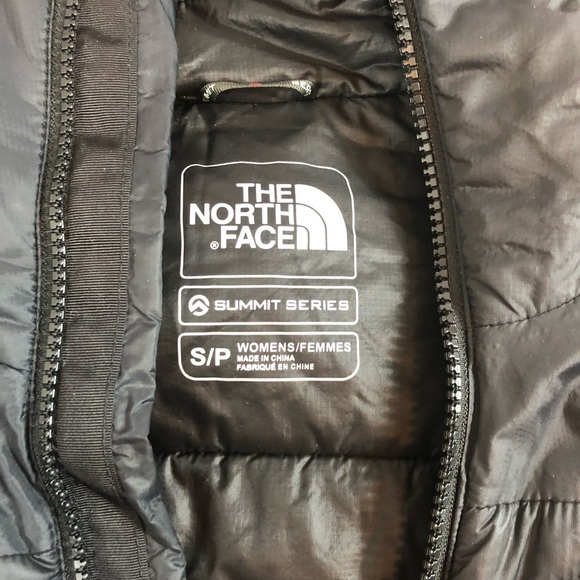 SOLD! NORTH FACE | Summit Series Jacket - Picture 4 of 5